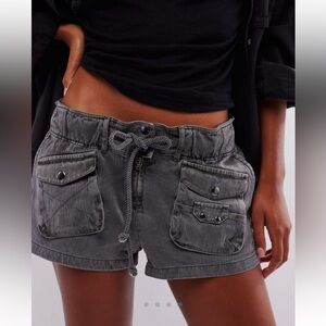 FREE PEOPLE Waimea Slouchy Solid shorts size M in cream NWOT